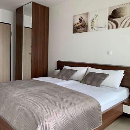 Nova Excellence Appartement Novalja Buitenkant foto