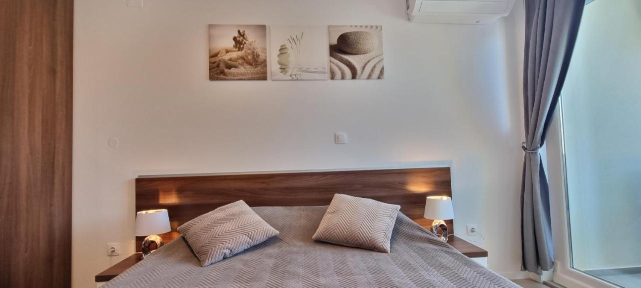 Nova Excellence Appartement Novalja Buitenkant foto