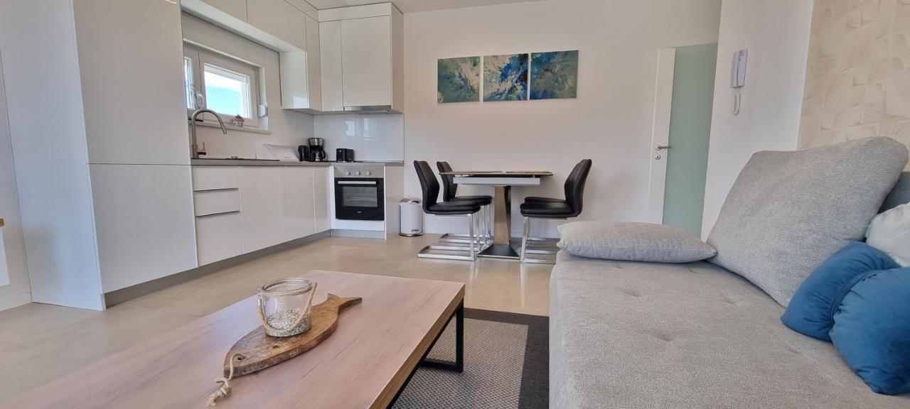 Nova Excellence Appartement Novalja Buitenkant foto